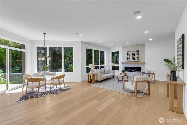 21119 SE 5th st, Sammamish, WA 98074