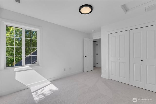 21119 SE 5th st, Sammamish, WA 98074