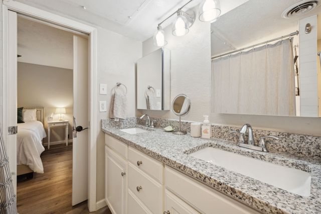 4023 Wycliff Avenue 104, Dallas, TX 75219