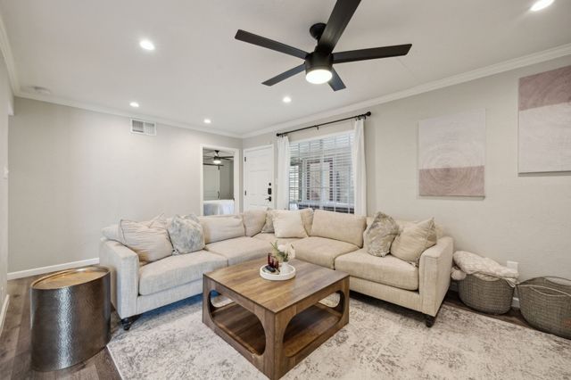 4023 Wycliff Avenue 104, Dallas, TX 75219