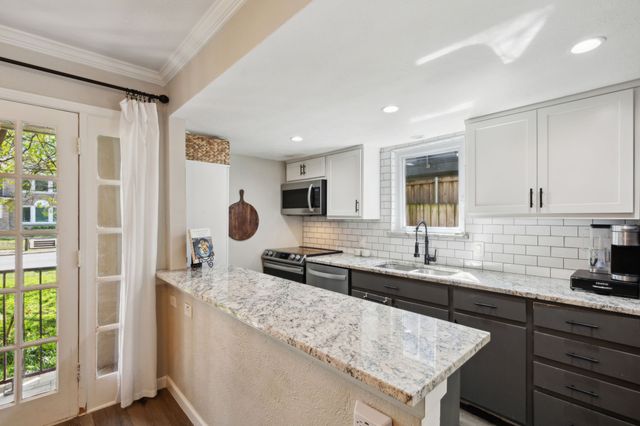 4023 Wycliff Avenue 104, Dallas, TX 75219