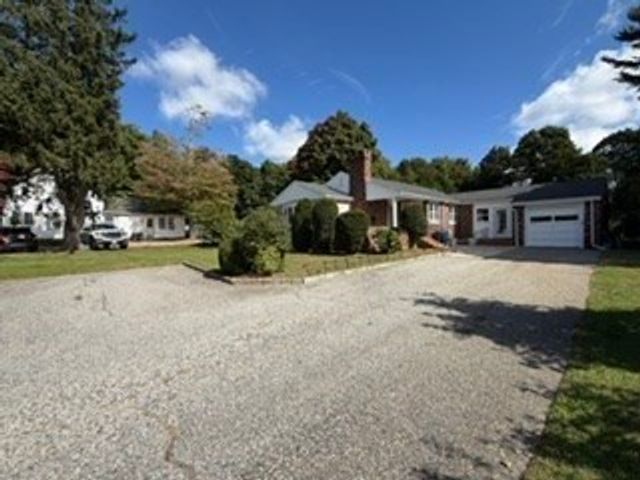 28 Fisher St, Walpole, MA 02081