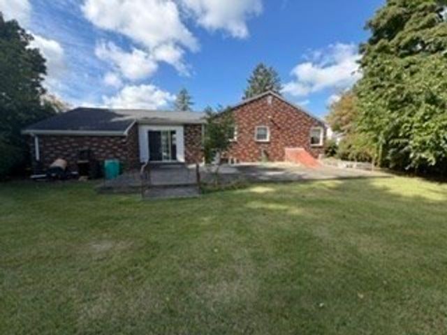 28 Fisher St, Walpole, MA 02081