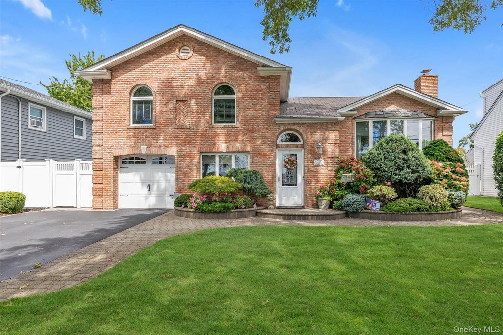 2781 S Saint Marks Avenue, Bellmore, NY 11710 — photo 2