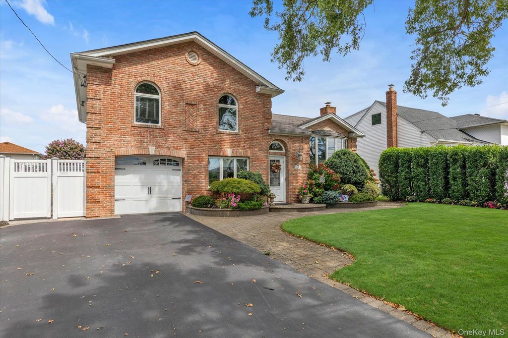2781 S Saint Marks Avenue, Bellmore, NY 11710 — photo 3