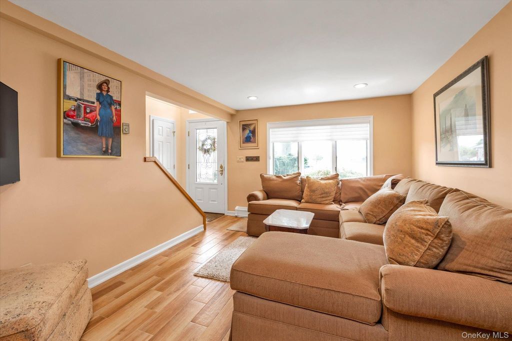 2781 S Saint Marks Avenue, Bellmore, NY 11710 — photo 4
