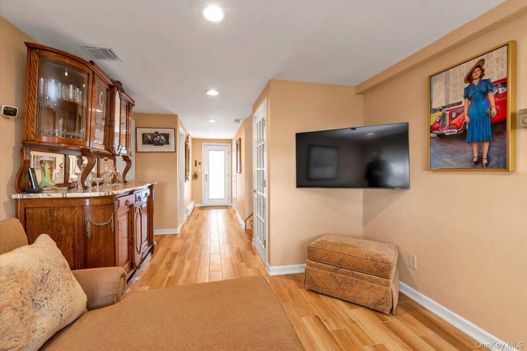 2781 S Saint Marks Avenue, Bellmore, NY 11710 — photo 5