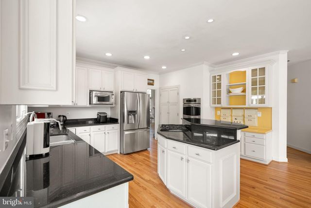 11110 TOMMYE LN, Reston, VA 20194