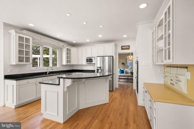 11110 TOMMYE LN, Reston, VA 20194
