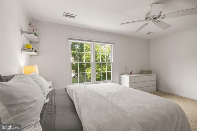 11110 TOMMYE LN, Reston, VA 20194
