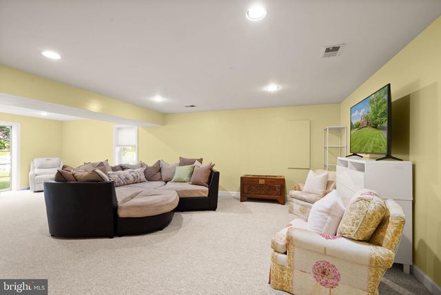 11110 TOMMYE LN, Reston, VA 20194
