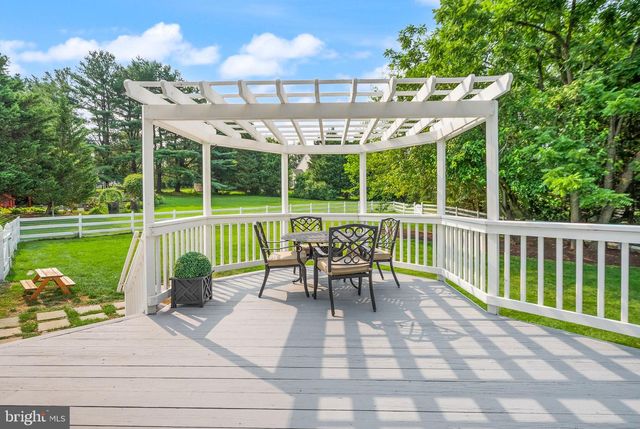 11110 TOMMYE LN, Reston, VA 20194