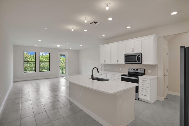 4841 Chantilly Road, Lake Worth, FL 33467