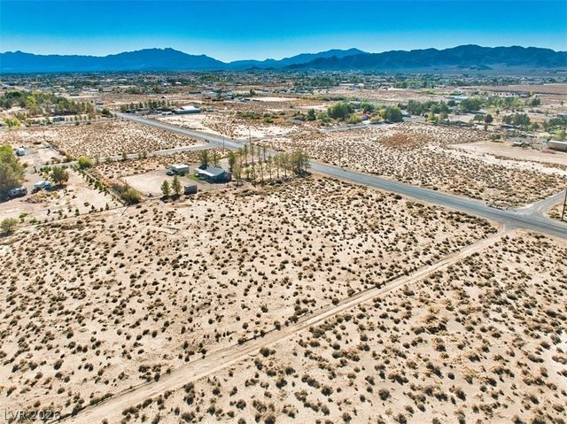 1971 West Bluebird Avenue, Pahrump, NV 89060