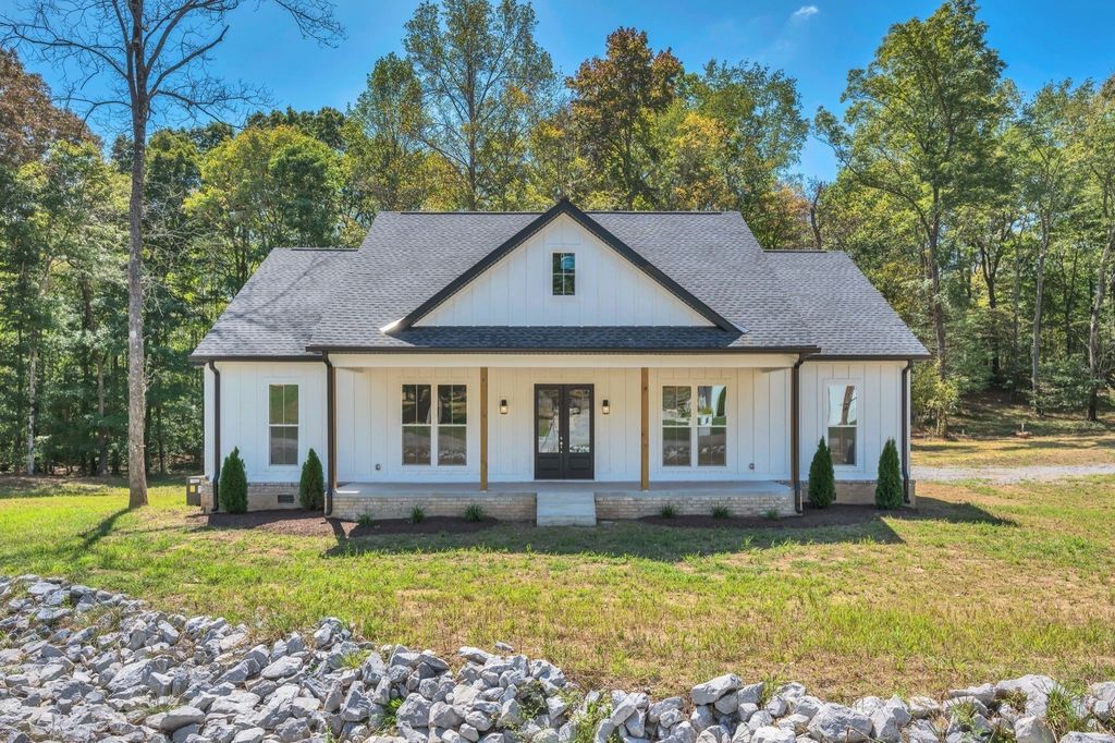 10028 Charleston Dr, Lyles, TN 37098