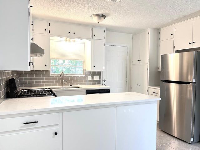 2305 Western Trails BLVD A, Austin, TX 78745