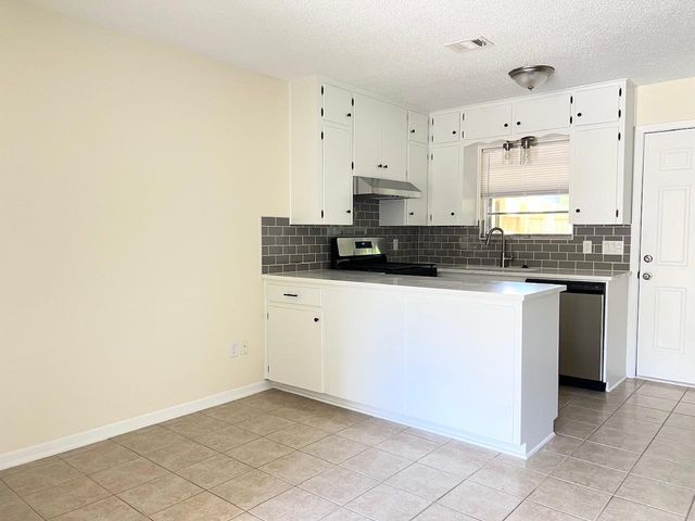 2305 Western Trails BLVD A, Austin, TX 78745
