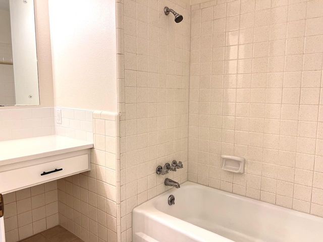 2305 Western Trails BLVD A, Austin, TX 78745