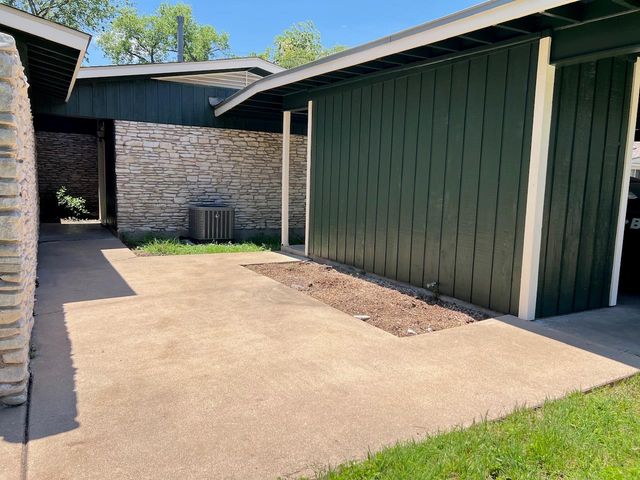 2305 Western Trails BLVD A, Austin, TX 78745