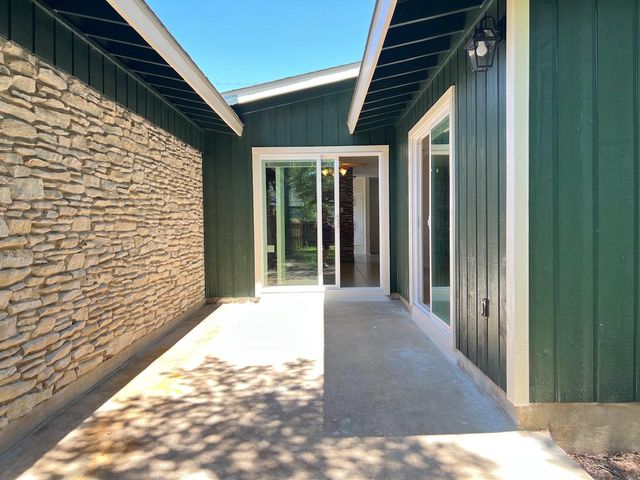2305 Western Trails BLVD A, Austin, TX 78745