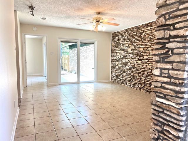 2305 Western Trails BLVD A, Austin, TX 78745