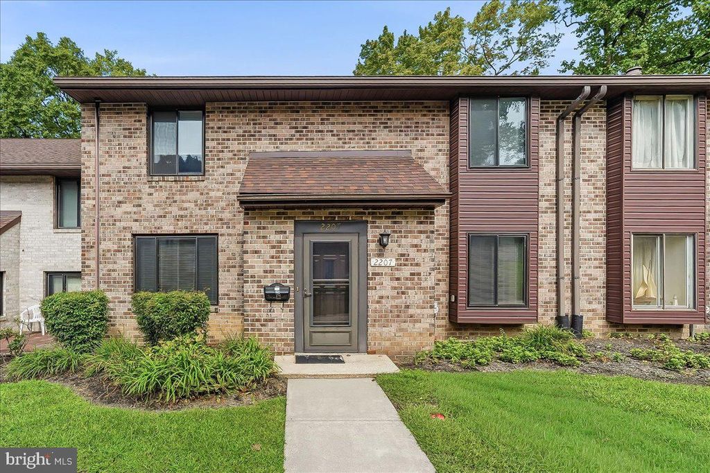 2207 ASPEN CIR, SPRINGFIELD, PA 19064 — exterior
