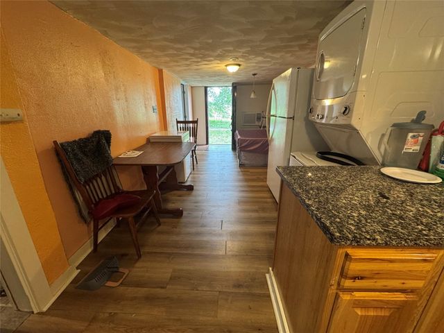 709 Sabine Street, Brenham, TX 77833