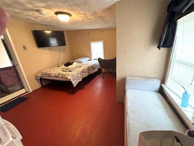 709 Sabine Street, Brenham, TX 77833