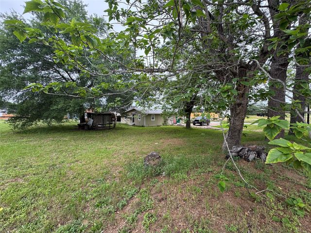 709 Sabine Street, Brenham, TX 77833