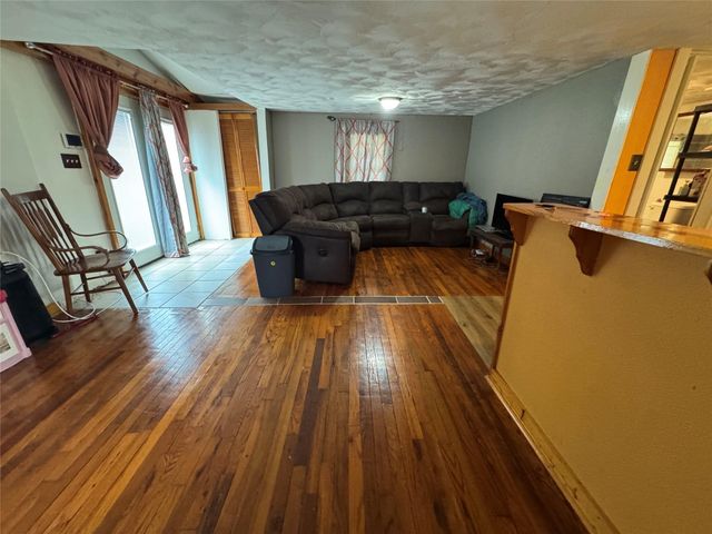 709 Sabine Street, Brenham, TX 77833