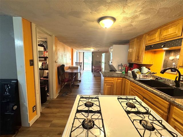 709 Sabine Street, Brenham, TX 77833