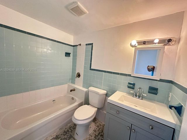 365 NE 125th St 306, North Miami, FL 33161