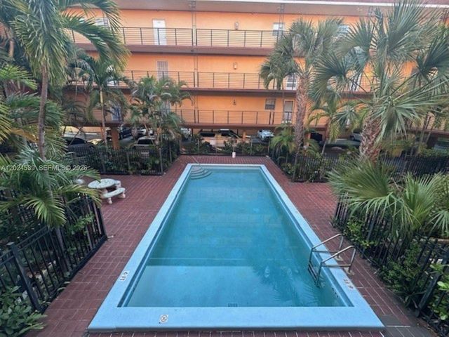 365 NE 125th St 306, North Miami, FL 33161