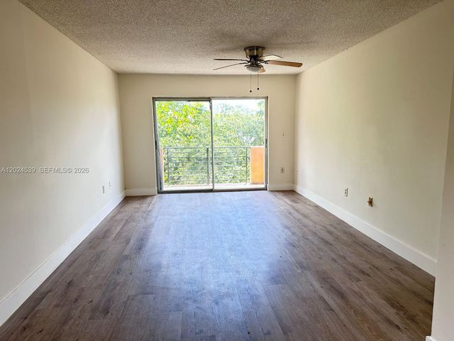 365 NE 125th St 306, North Miami, FL 33161