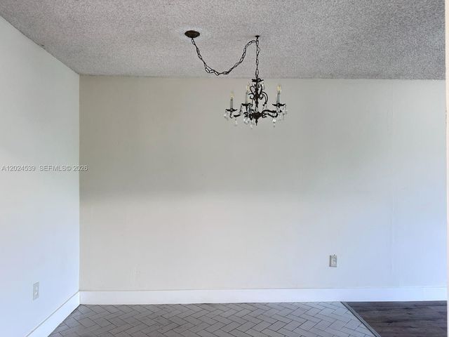 365 NE 125th St 306, North Miami, FL 33161