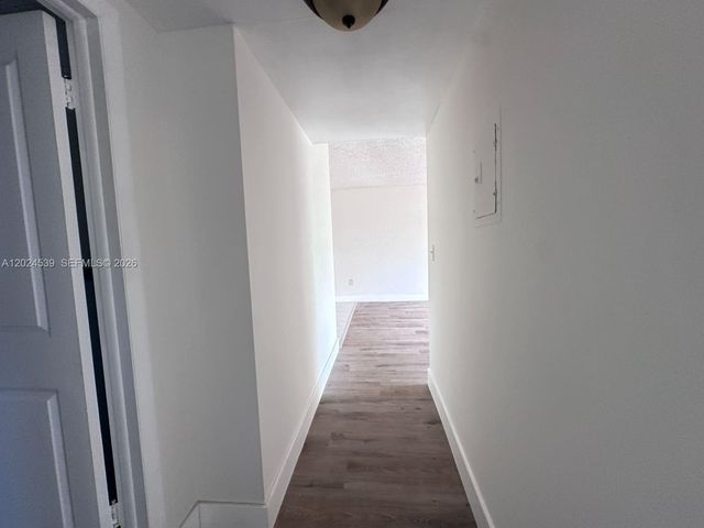 365 NE 125th St 306, North Miami, FL 33161