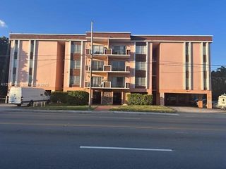 365 NE 125th St 306, North Miami, FL 33161