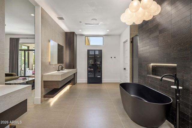 6841 E BELMONT Circle, Paradise Valley, AZ 85253