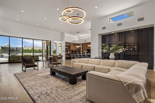6841 E BELMONT Circle, Paradise Valley, AZ 85253