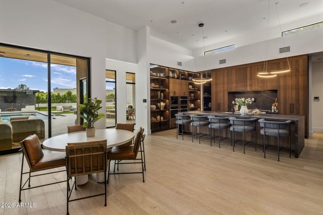 6841 E BELMONT Circle, Paradise Valley, AZ 85253