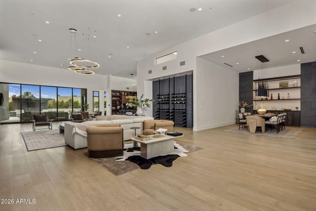 6841 E BELMONT Circle, Paradise Valley, AZ 85253