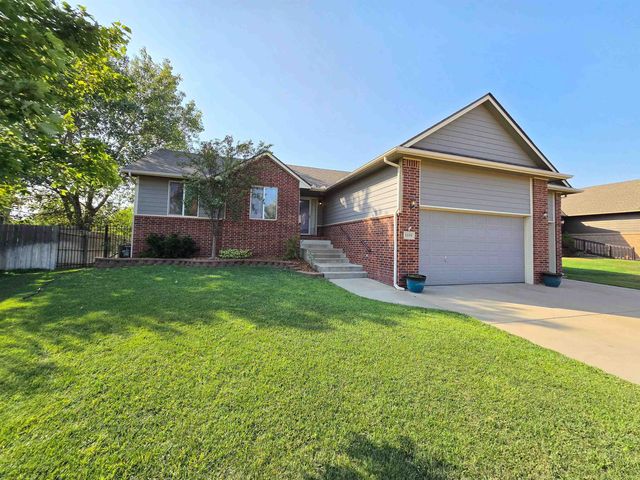1119 E Lost Hills, Derby, KS 67037