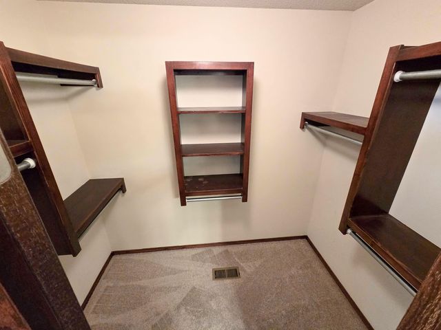 1119 E Lost Hills, Derby, KS 67037