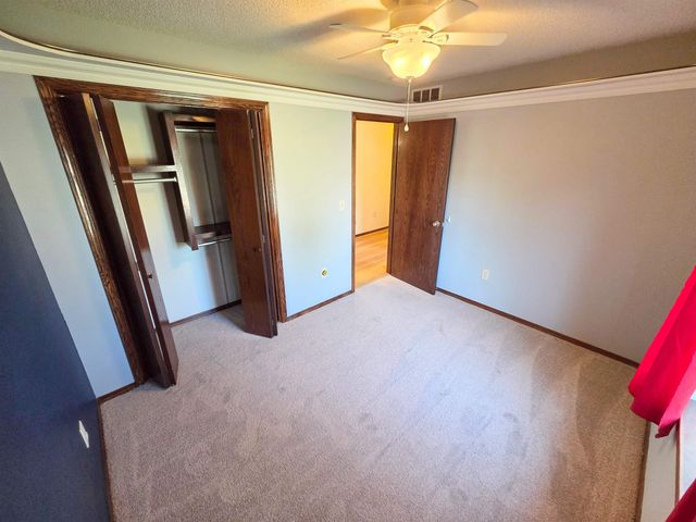 1119 E Lost Hills, Derby, KS 67037
