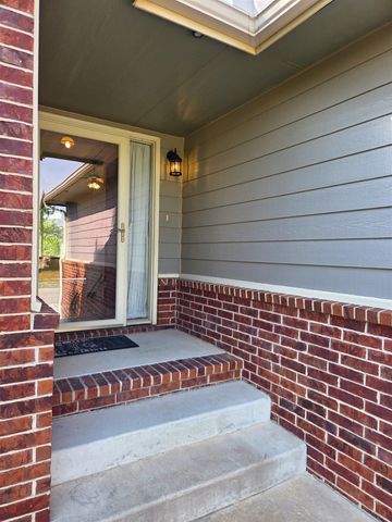 1119 E Lost Hills, Derby, KS 67037