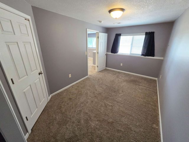 1119 E Lost Hills, Derby, KS 67037