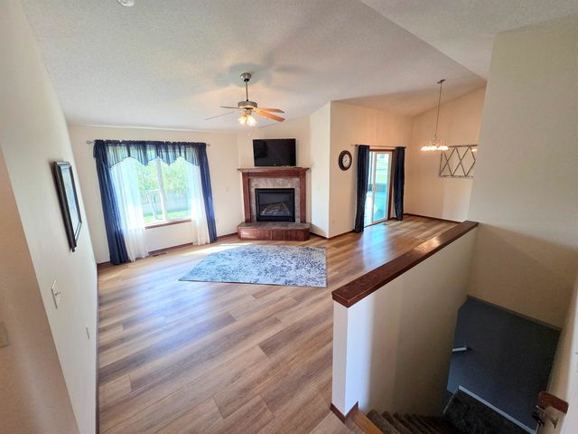 1119 E Lost Hills, Derby, KS 67037