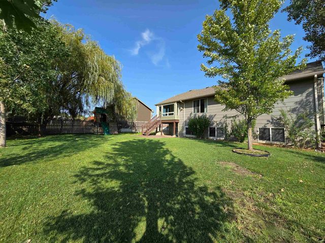 1119 E Lost Hills, Derby, KS 67037