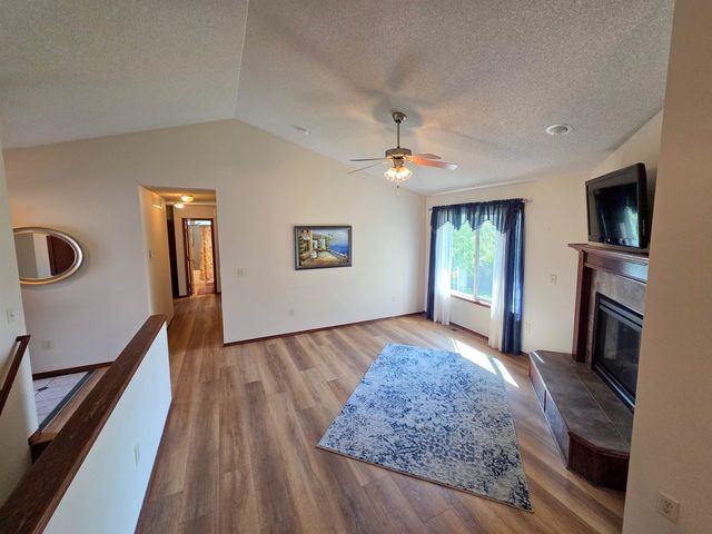 1119 E Lost Hills, Derby, KS 67037