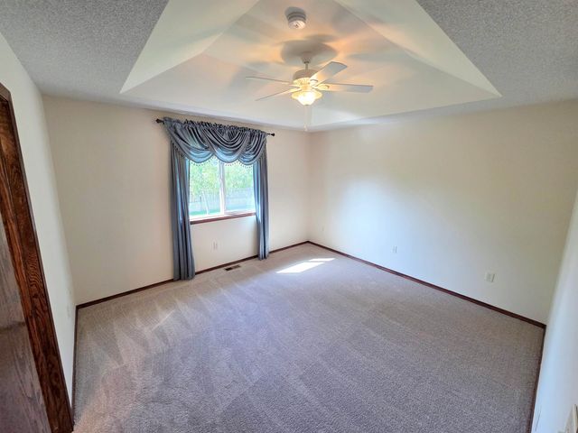 1119 E Lost Hills, Derby, KS 67037